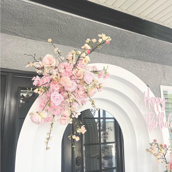 Faux floral swags - Picture 3 of 3